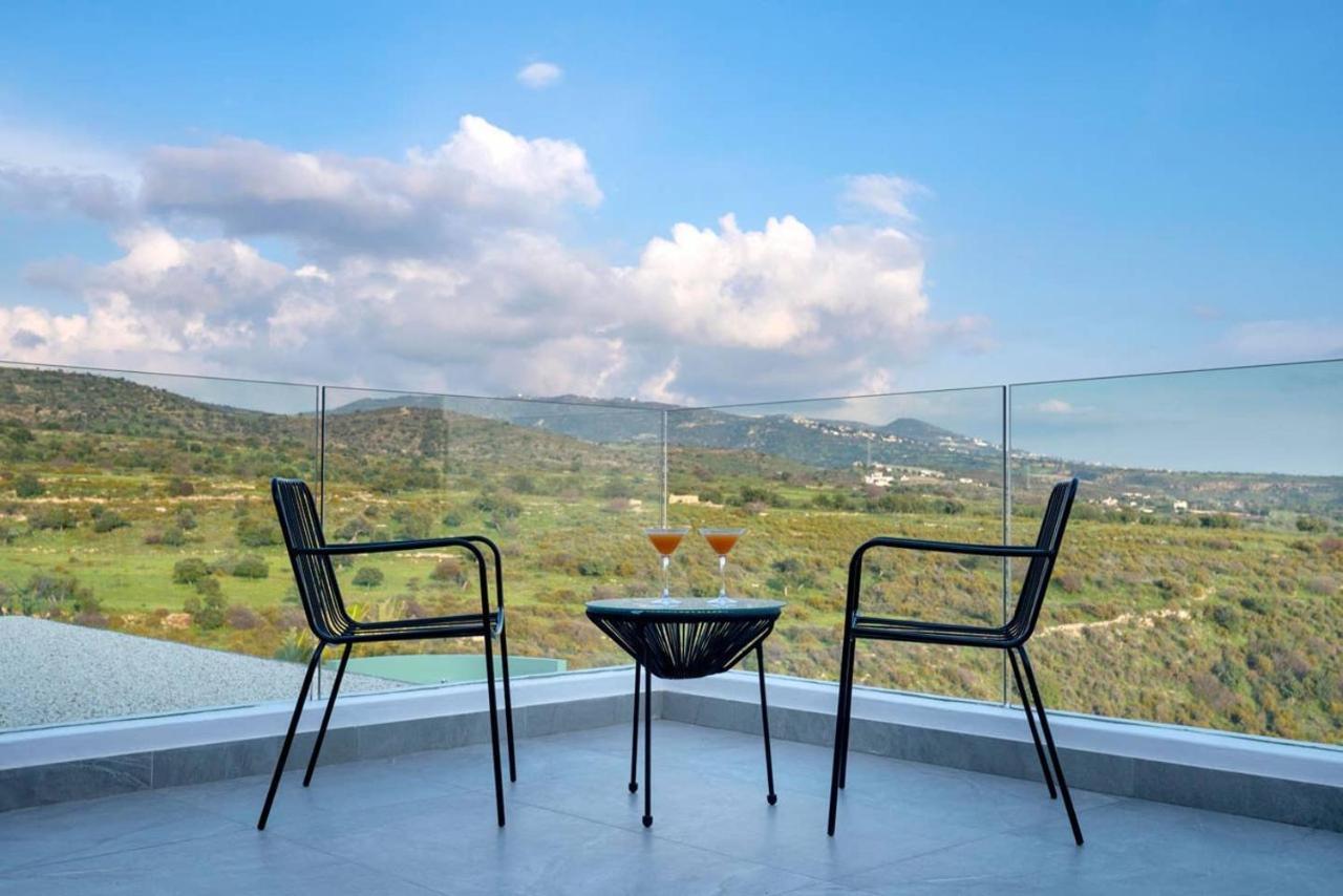 Golden Shore Paphos Exterior photo