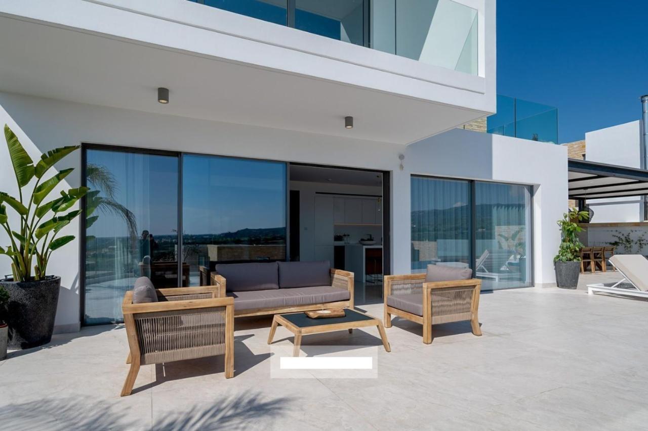 Golden Shore Paphos Exterior photo